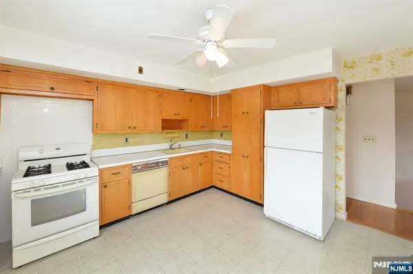 $650,000 | 130 Washington Avenue, New Milford, NJ 07646