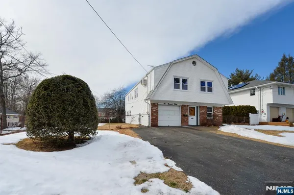 $650,000 | 130 Washington Avenue, New Milford, NJ 07646