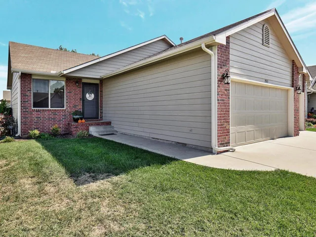 $259,900 | 1945 East Cedar Tree Court, Park City, KS 67219