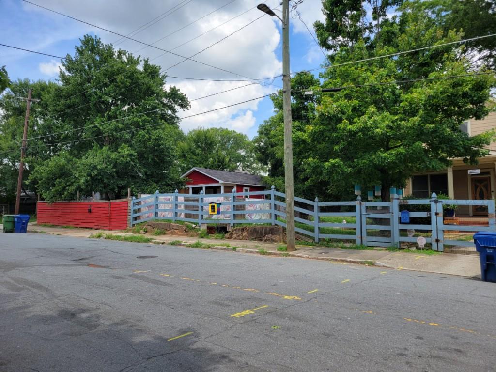 634 Cooper Street Southwest Atlanta, GA 30312 - Photo 3 of 7