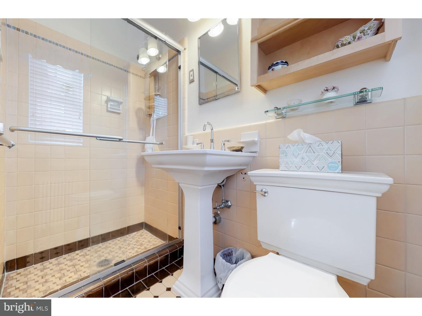 31 Richey Place Trenton, NJ 08618 - Photo 18 of 25 Bathroom