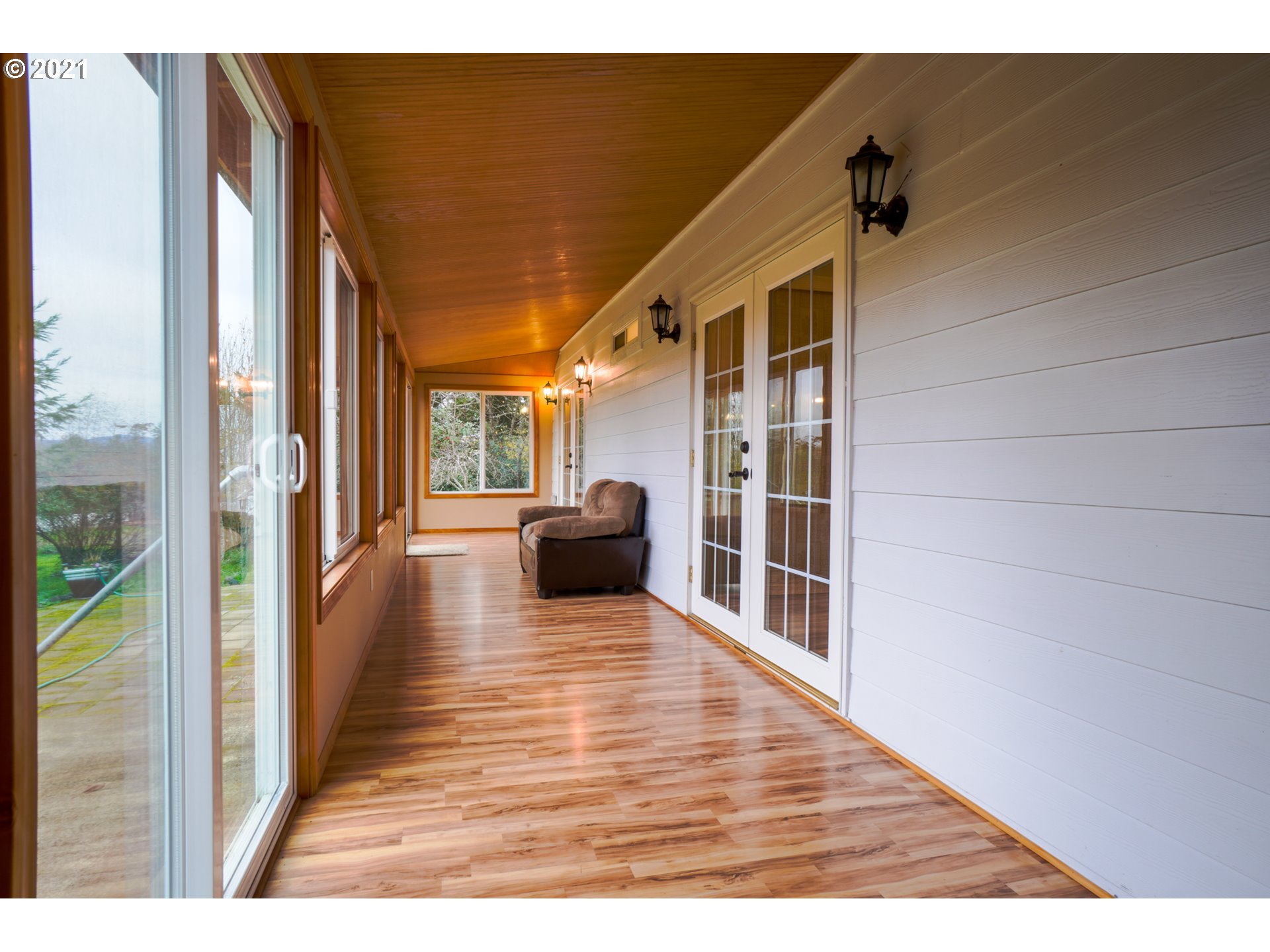 1579 South Side Road Sutherlin, OR 97479 - Photo 15 of 31 a view interior of the house