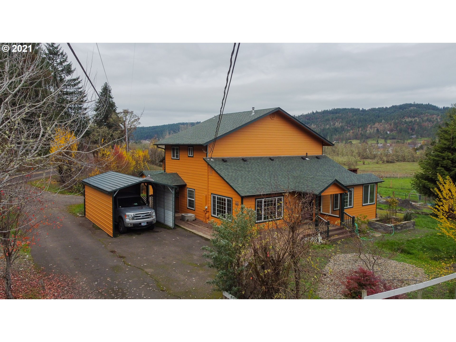 1579 South Side Road Sutherlin, OR 97479 - Photo 25 of 31 a picture of houses with a yard