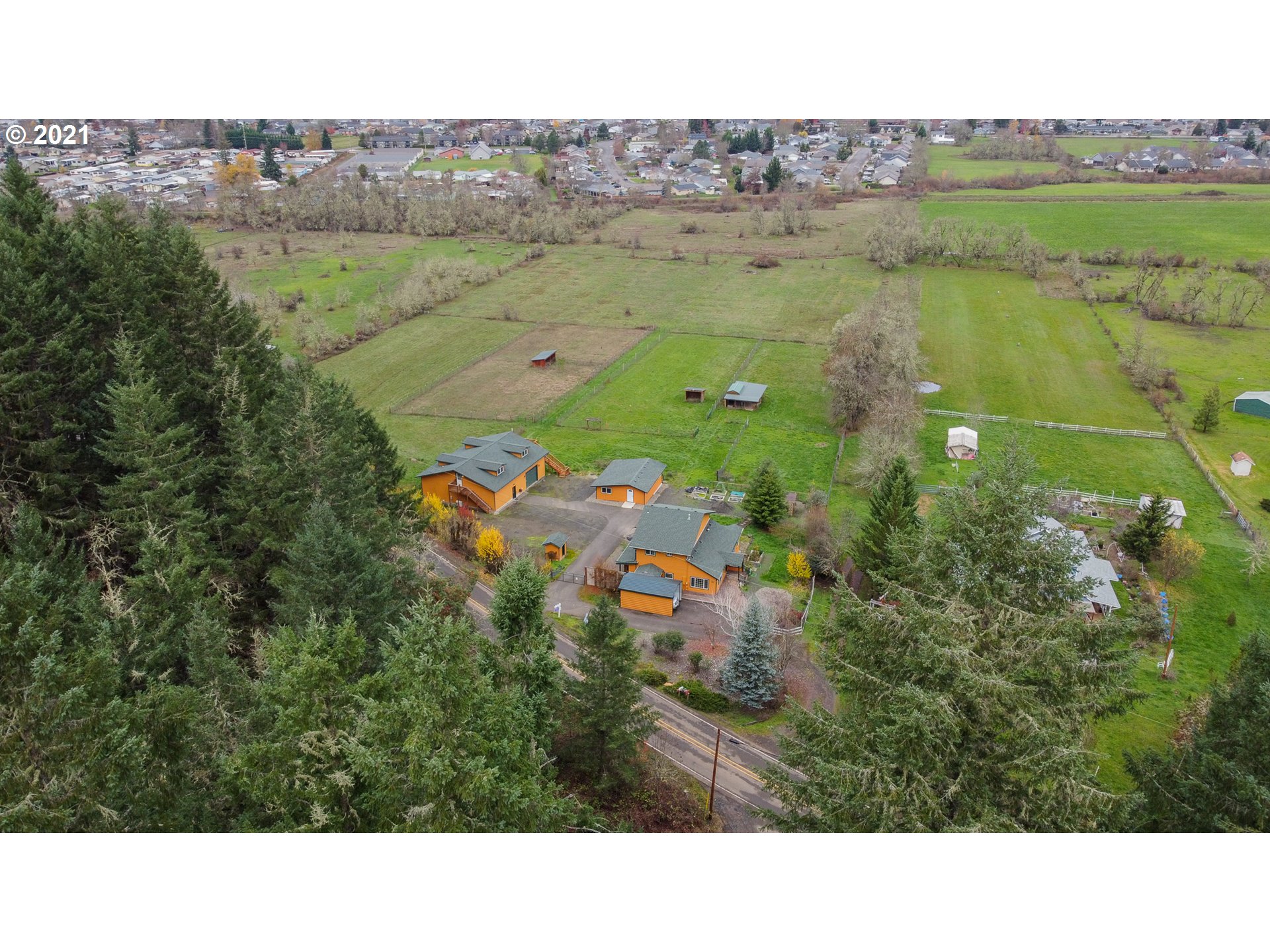 1579 South Side Road Sutherlin, OR 97479 - Photo 30 of 31 a aerial view of a house with a yard
