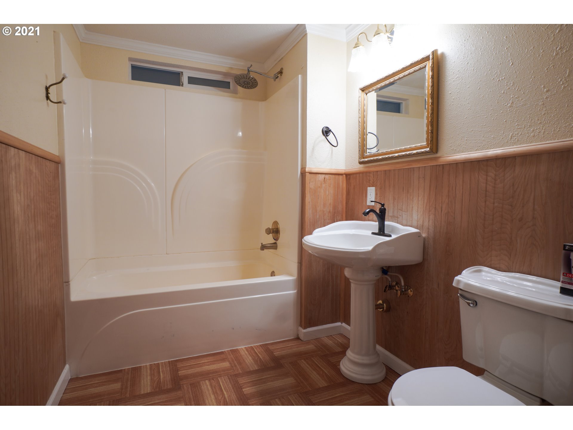 1579 South Side Road Sutherlin, OR 97479 - Photo 9 of 31 a bathroom with a sink a toilet and shower