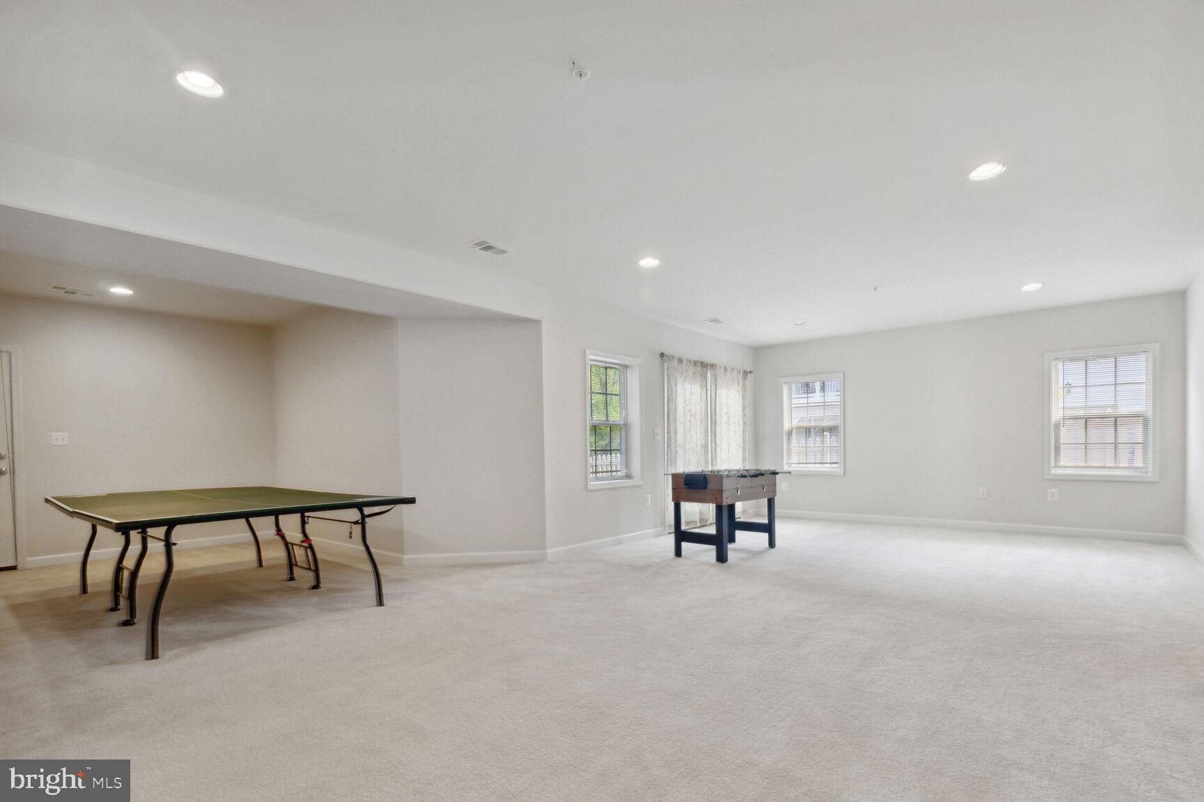 13601 Soaring Wing Lane Silver Spring, MD 20906 - Photo 35 of 53 a view of a livingroom with furniture
