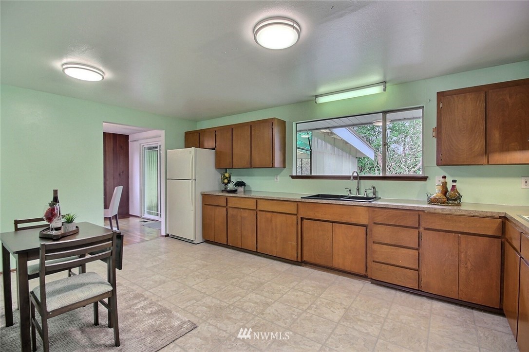 2801 Northeast 23rd Street Renton, WA 98056 - Photo 11 of 29