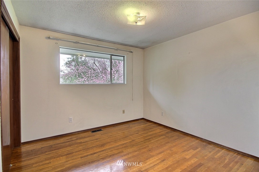 2801 Northeast 23rd Street Renton, WA 98056 - Photo 16 of 29