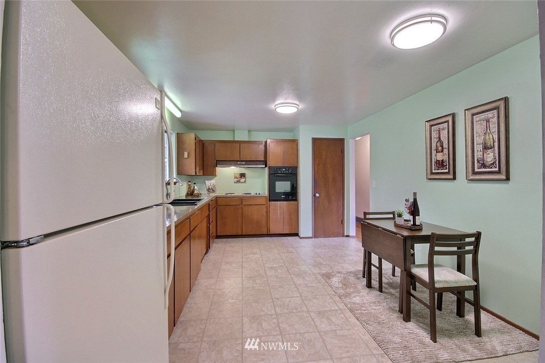 2801 Northeast 23rd Street Renton, WA 98056 - Photo 9 of 29