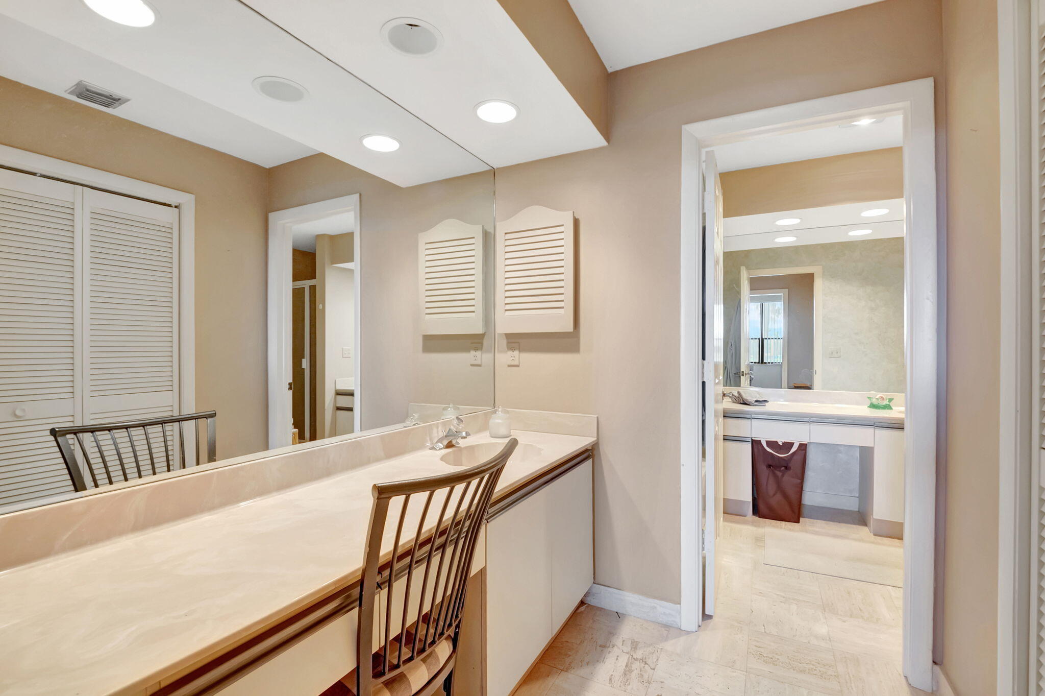 7460 La Paz Boulevard, Unit 206 Boca Raton, FL 33433 - Photo 18 of 37 Master bath