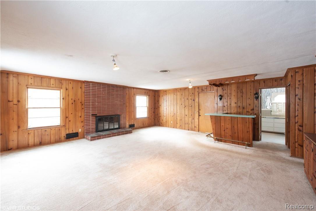6876 Meadowlake Road Bloomfield Hills, MI 48301 - Photo 19 of 24 19_6876MEADOWLAKERD_2019_HiRes.jpg