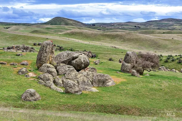 $1,700,000 | 11315 Timber Butte Road, Sweet, ID 83670