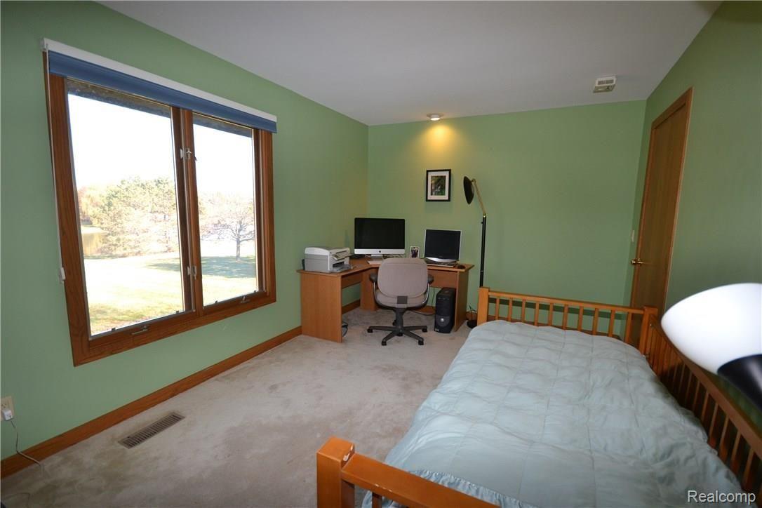 3916 South Michael Road Ann Arbor, MI 48103 - Photo 38 of 61 6 Bedroom 11.JPG