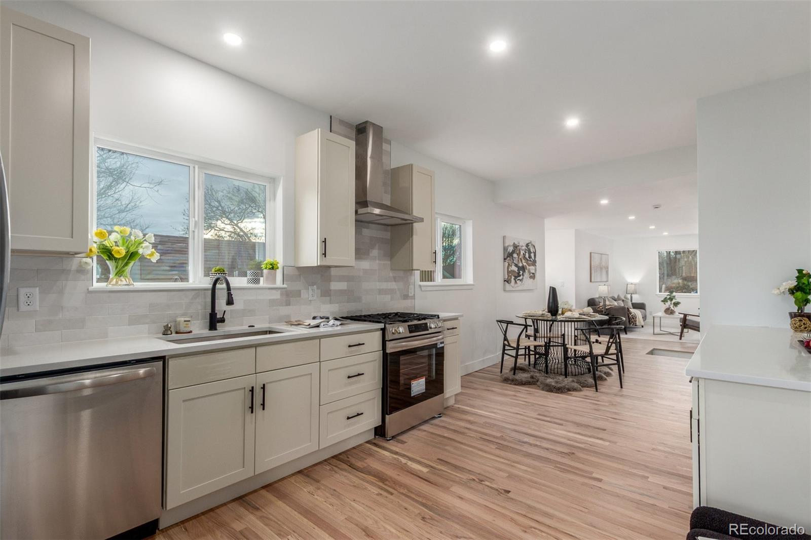 266 Stuart Street Denver, CO 80219 - Photo 8 of 28