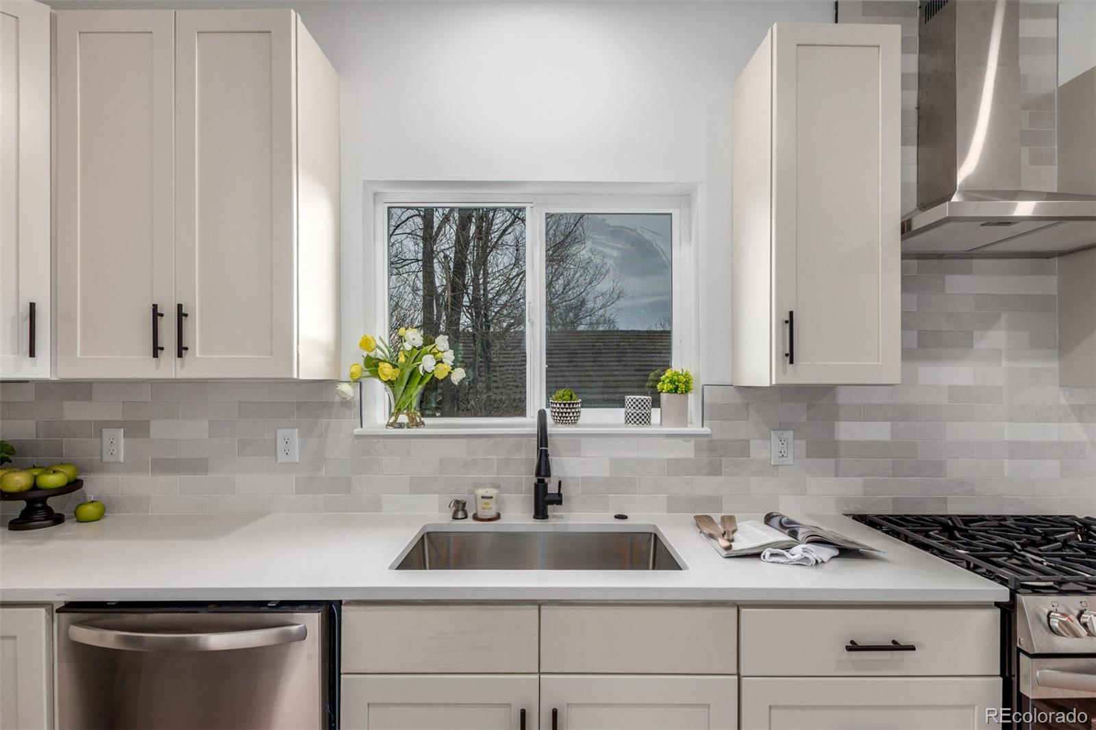 266 Stuart Street Denver, CO 80219 - Photo 9 of 28