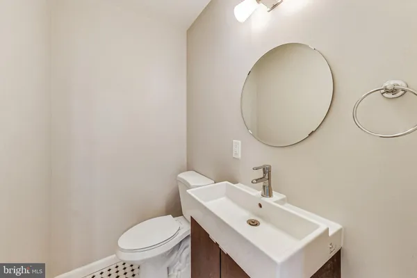 $4,375 | 627 Lamont Street Northwest, Washington, DC 20010