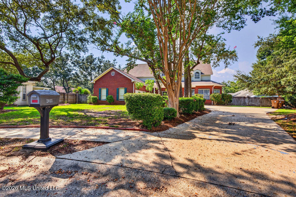 2013 Rue Ulysse Biloxi, MS 39531 - Photo 11 of 70 2013RueUlysse-1