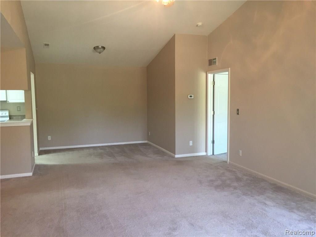 3697 Oakmonte Boulevard Rochester, MI 48306 - Photo 9 of 28
