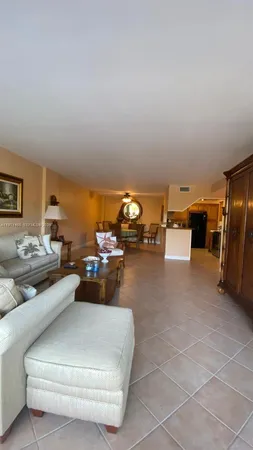 $5,500 | 177 Ocean Ln Drive, Unit 204, Key Biscayne, FL 33149
