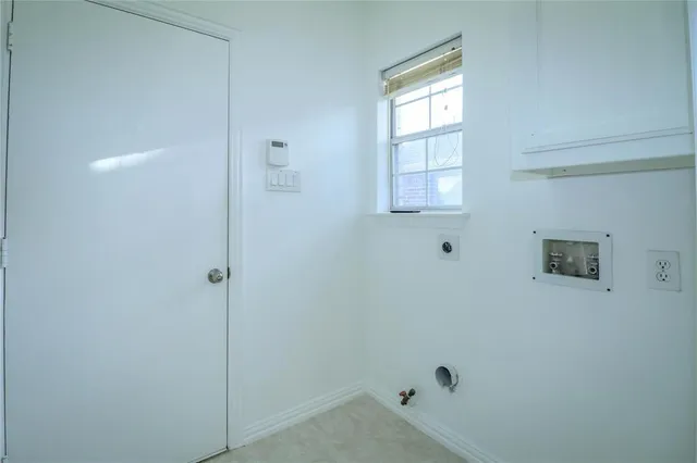 $3,200 | 504 Renfro Court, Irving, TX 75063