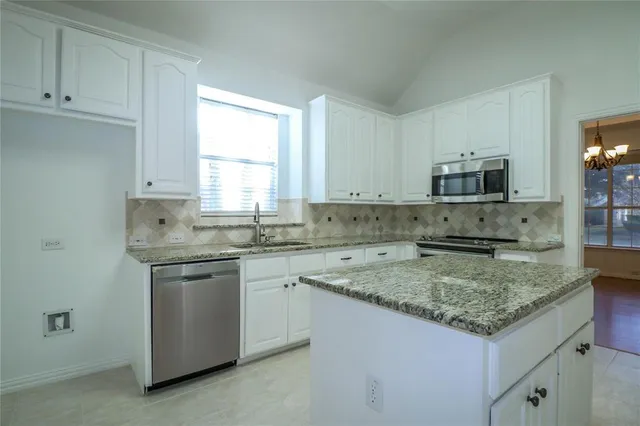 $3,200 | 504 Renfro Court, Irving, TX 75063