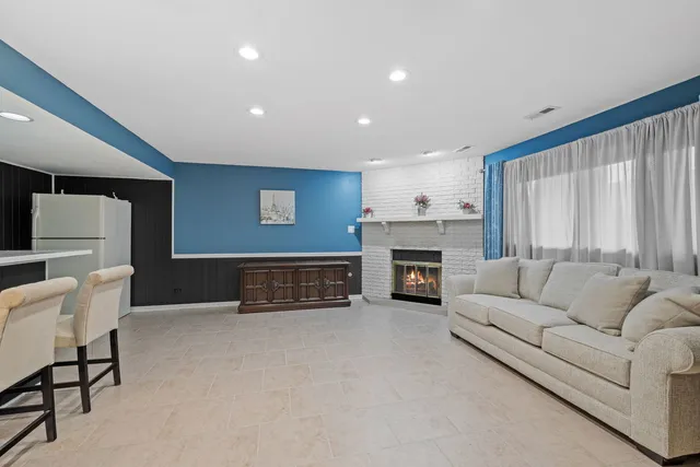 $335,000 | 15602 Violet Court, Unit 31, Orland Park, IL 60462