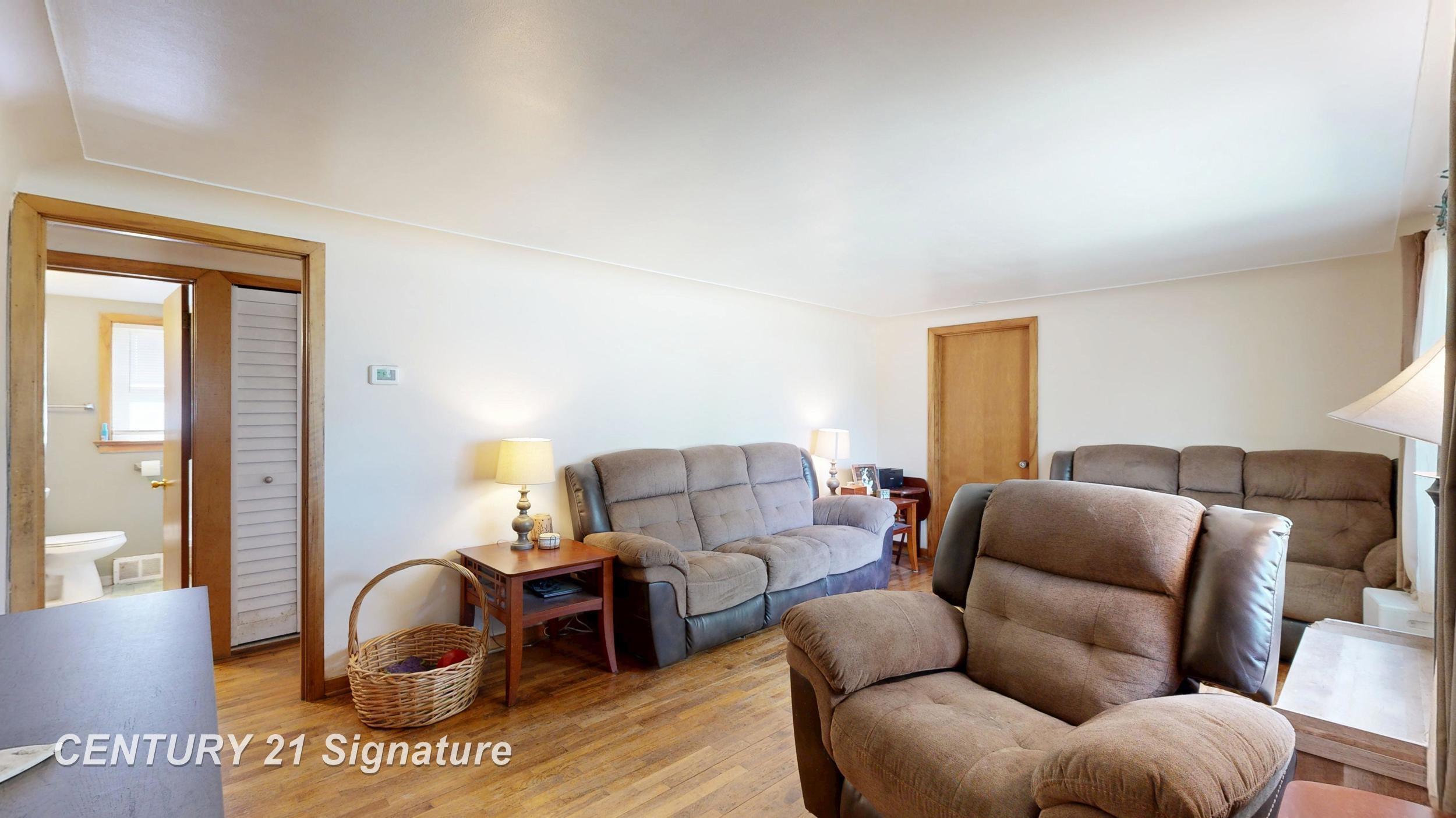 5940 E Road Saginaw, MI 48601 - Photo 8 of 28 50210424-8f581071-7c47-4e12-a975-977df0a8be16.JPG