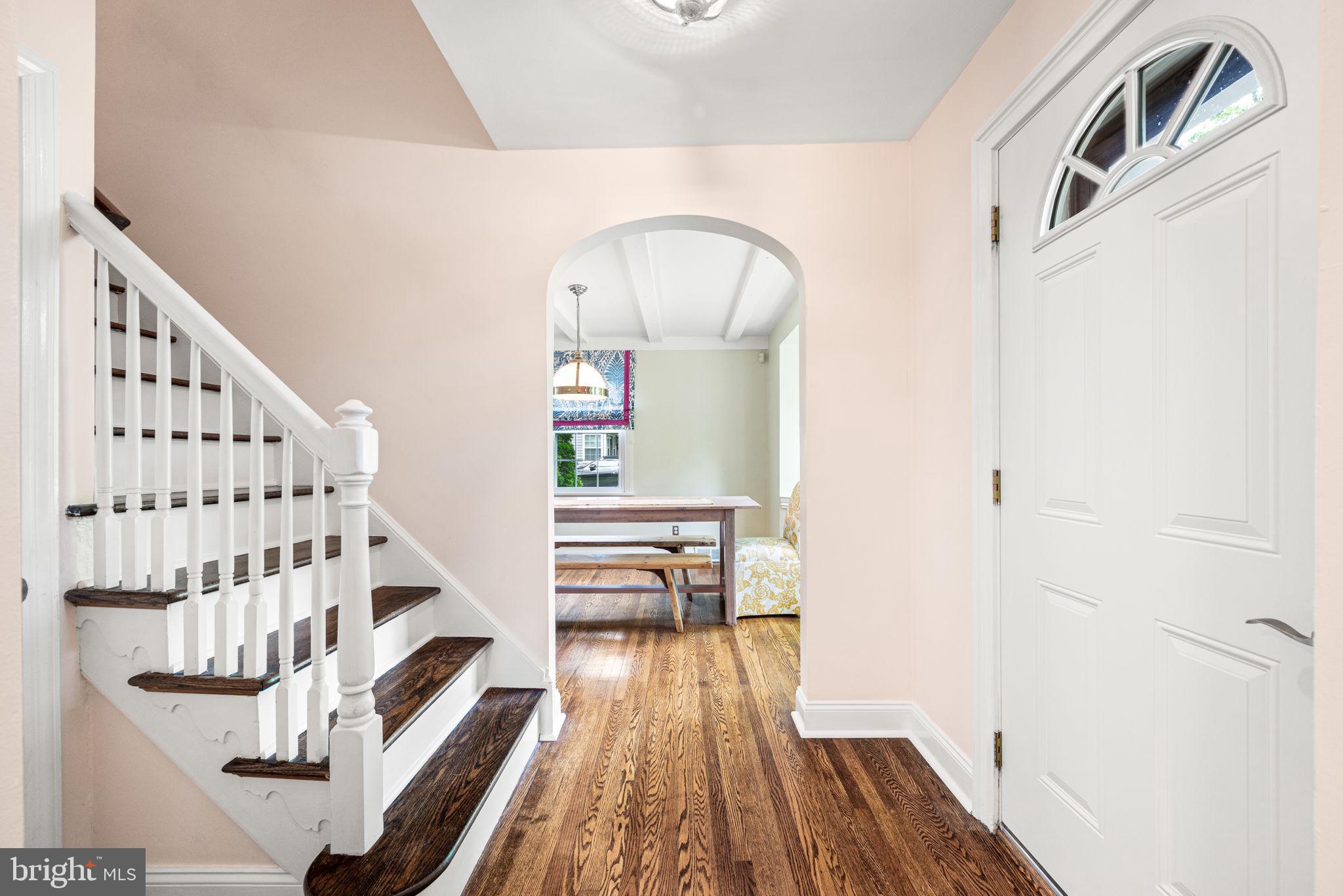 121 Upper Gulph Road Wayne, PA 19087 - Photo 5 of 42 Foyer - arched door into dining room
