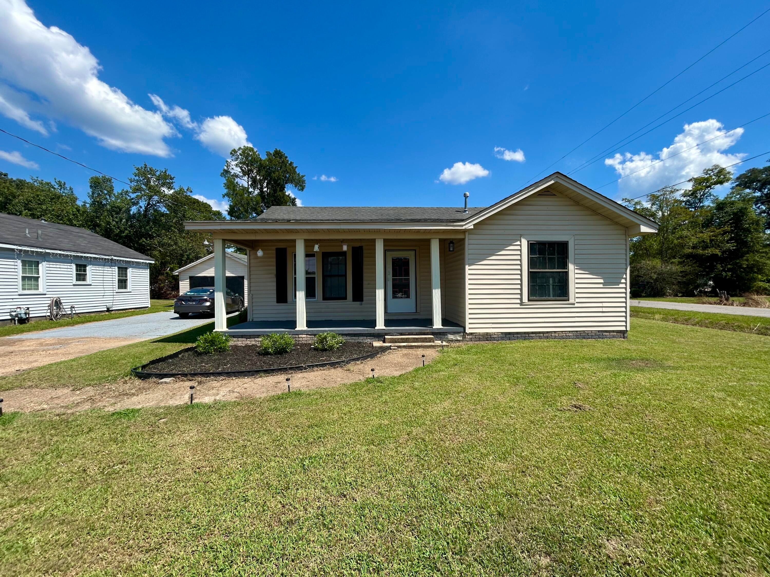 112 Buchanan Avenue Nettleton, MS 38858 - Photo 1 of 11 Gallery Image 1