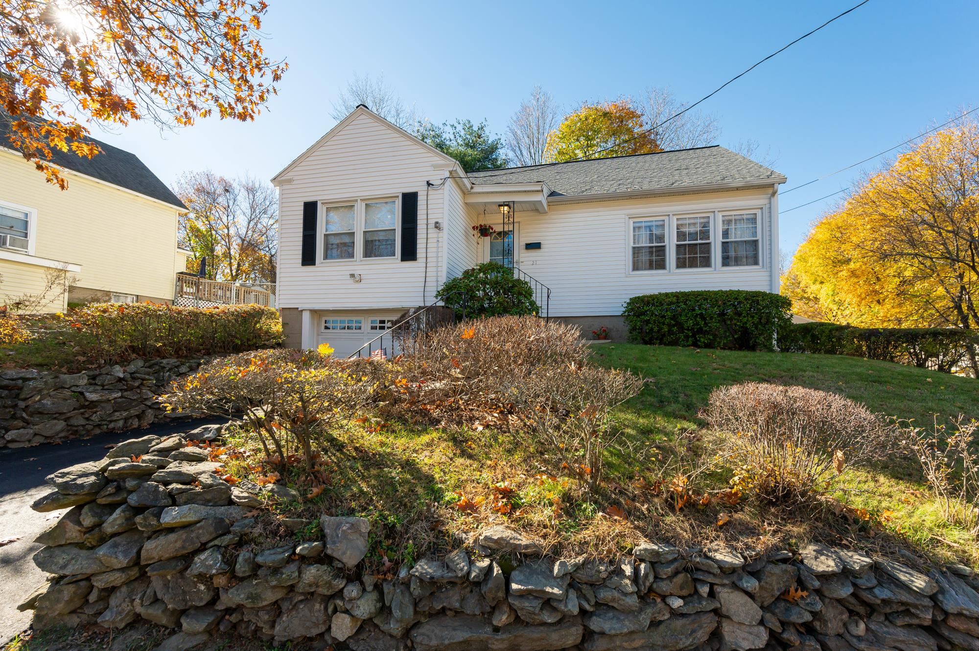 21 Lowell Road Hudson, NH 03051 - Photo 1 of 39