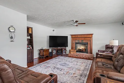$690,000 | 107 Seven Springs Drive, Mount Juliet, TN 37122