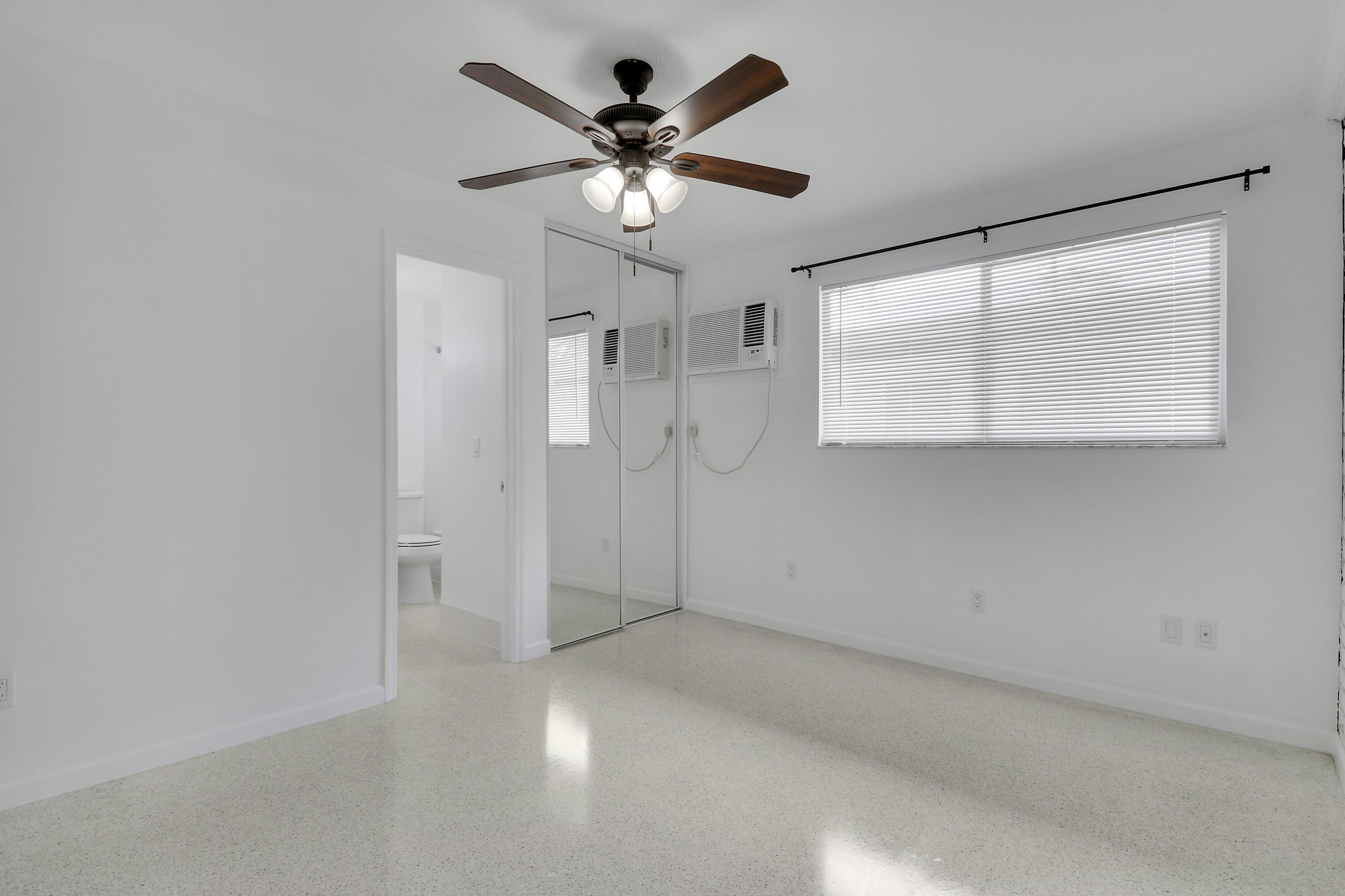 704 Omar Road, Unit 6 West Palm Beach, FL 33405 - Photo 17 of 17 House-23