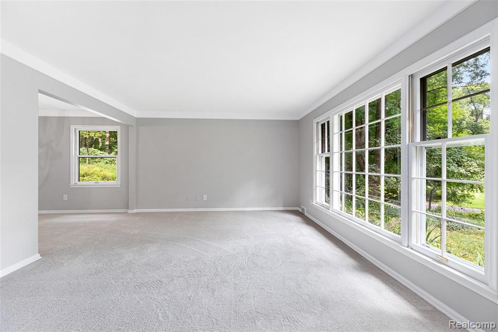 2504 New England Drive Rochester Hills, MI 48309 - Photo 26 of 47