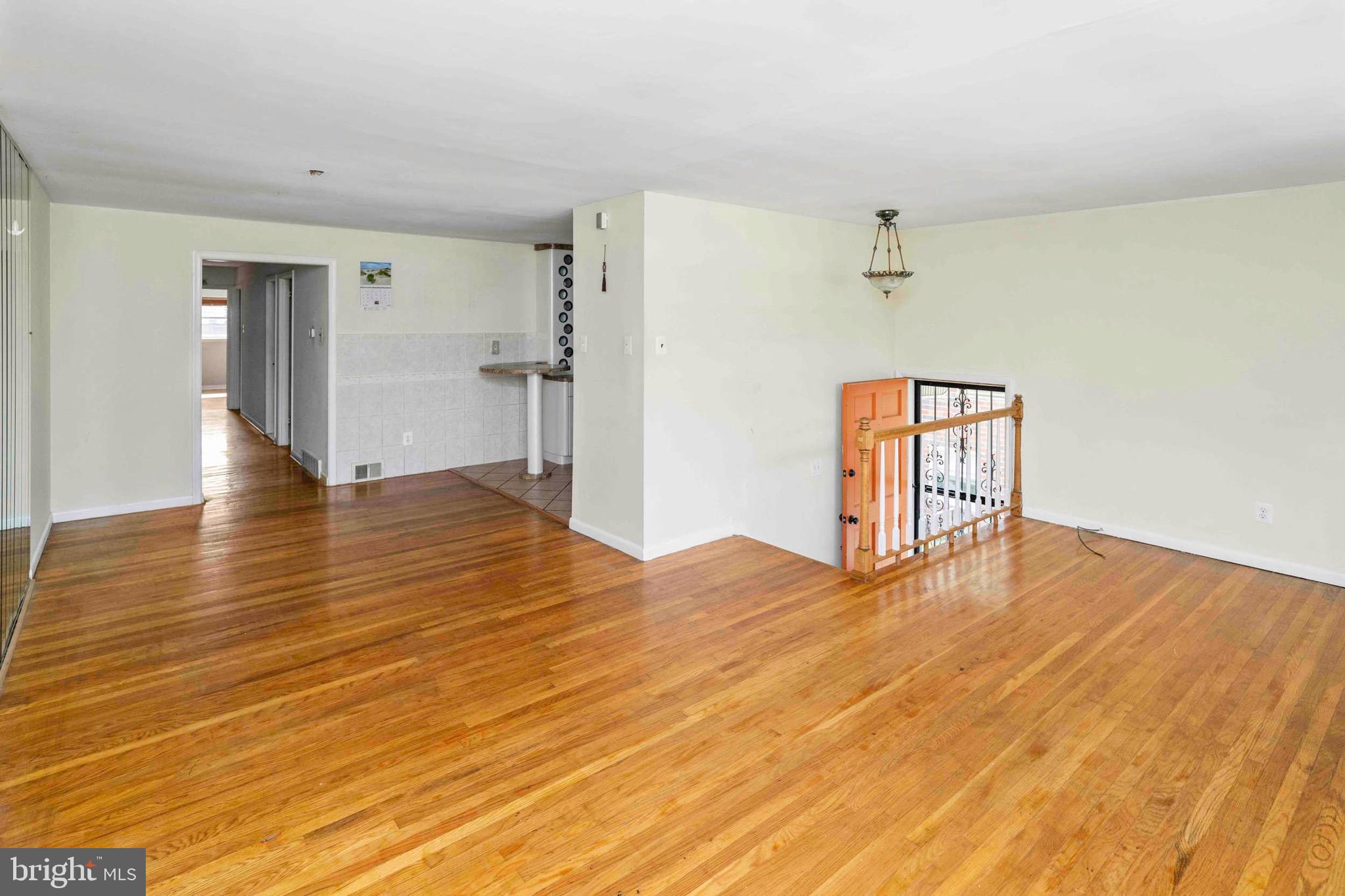 2162 Strahle Street Philadelphia, PA 19152 - Photo 5 of 22