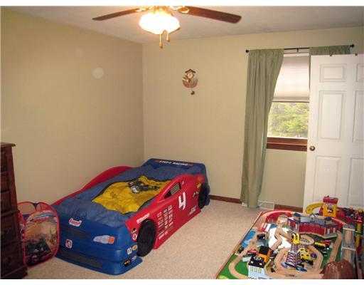 14 Doniport Road Economy, PA 15005 - Photo 11 of 18 Bedroom.