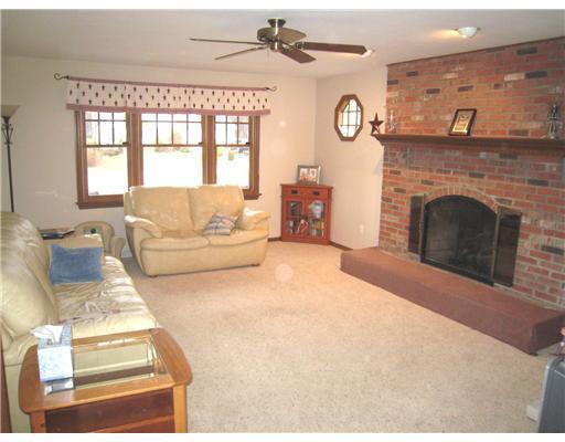 14 Doniport Road Economy, PA 15005 - Photo 4 of 18 Den/Family/Great Room.