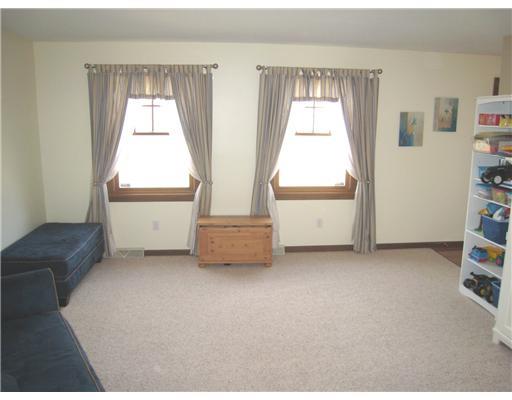 14 Doniport Road Economy, PA 15005 - Photo 8 of 18 Living Room.