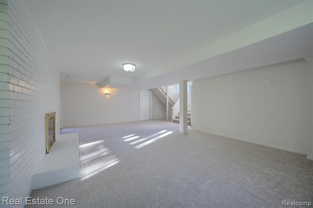 2060 Bretton Drive South Rochester Hills, MI 48309 - Photo 24 of 39