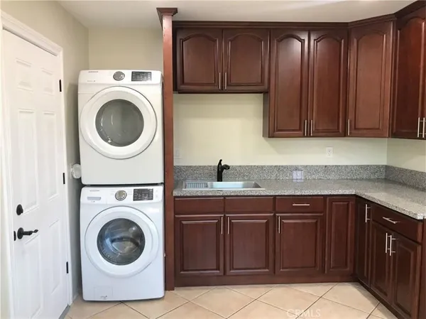 $2,750 | 3411 1/2 Chadwick Drive, Los Angeles, CA 90032