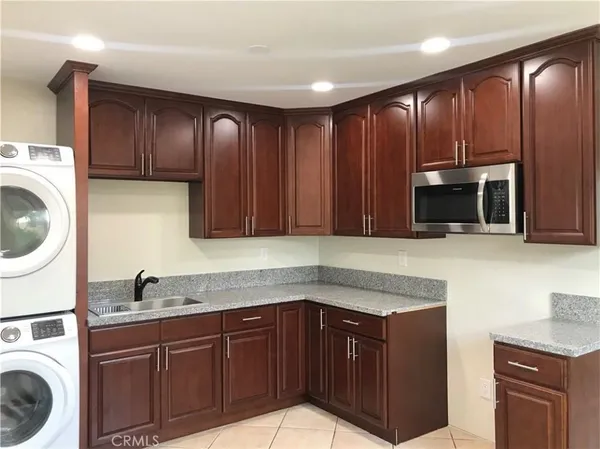$2,750 | 3411 1/2 Chadwick Drive, Los Angeles, CA 90032