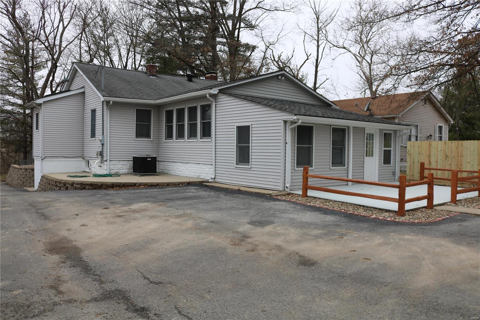6505 Old St Louis Road Belleville, IL 62223 - Photo 3 of 44 Gallery Image 3
