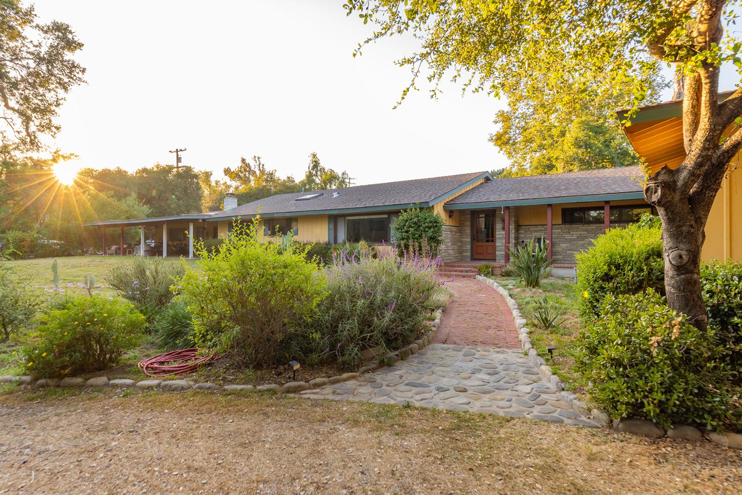 918 El Toro Road Ojai, CA 93023 - Photo 4 of 40