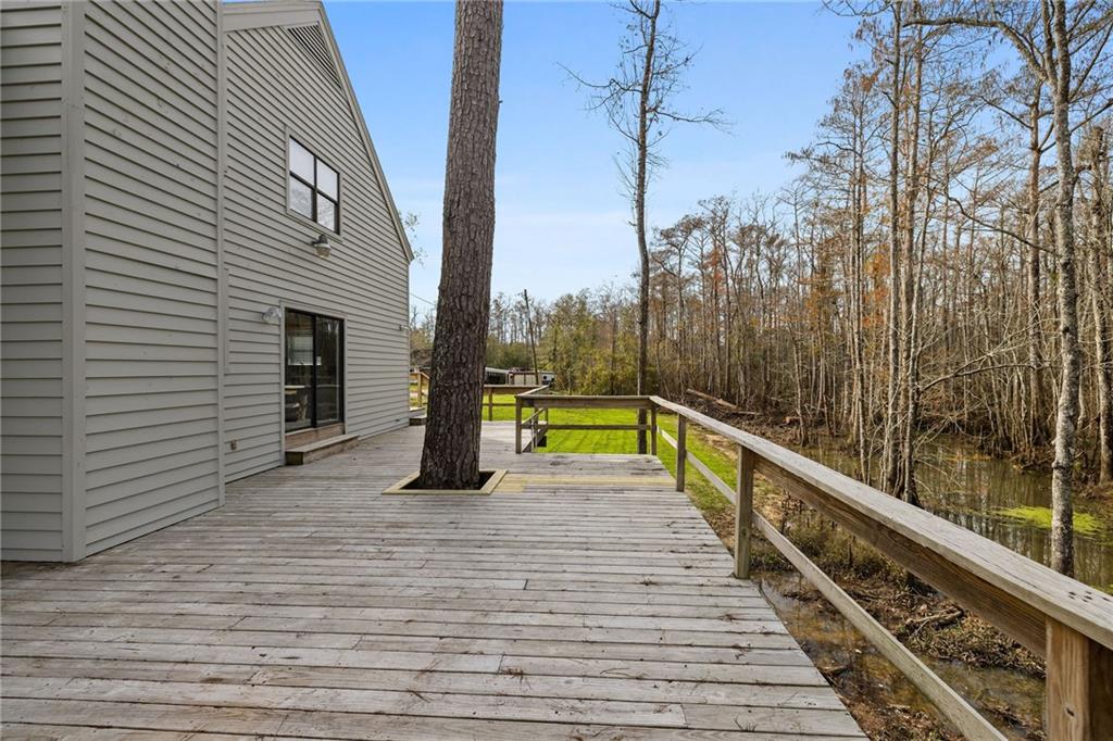 28325 Ridge Lane Springfield, LA 70462 - Photo 8 of 32