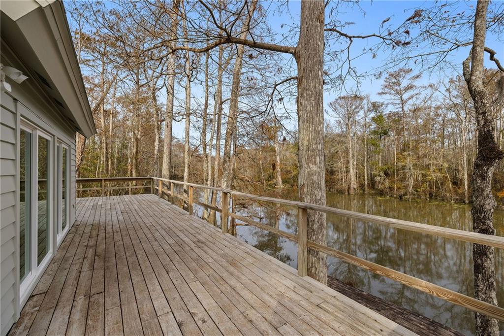 28325 Ridge Lane Springfield, LA 70462 - Photo 10 of 32