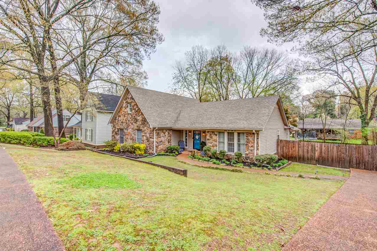 3156 Canyon Road Memphis, TN 38134 - Photo 2 of 25 Attached covered parking with storage