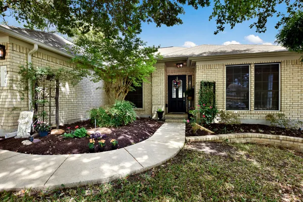 $519,900 | 910 Whitewing Drive, Cedar Park, TX 78613