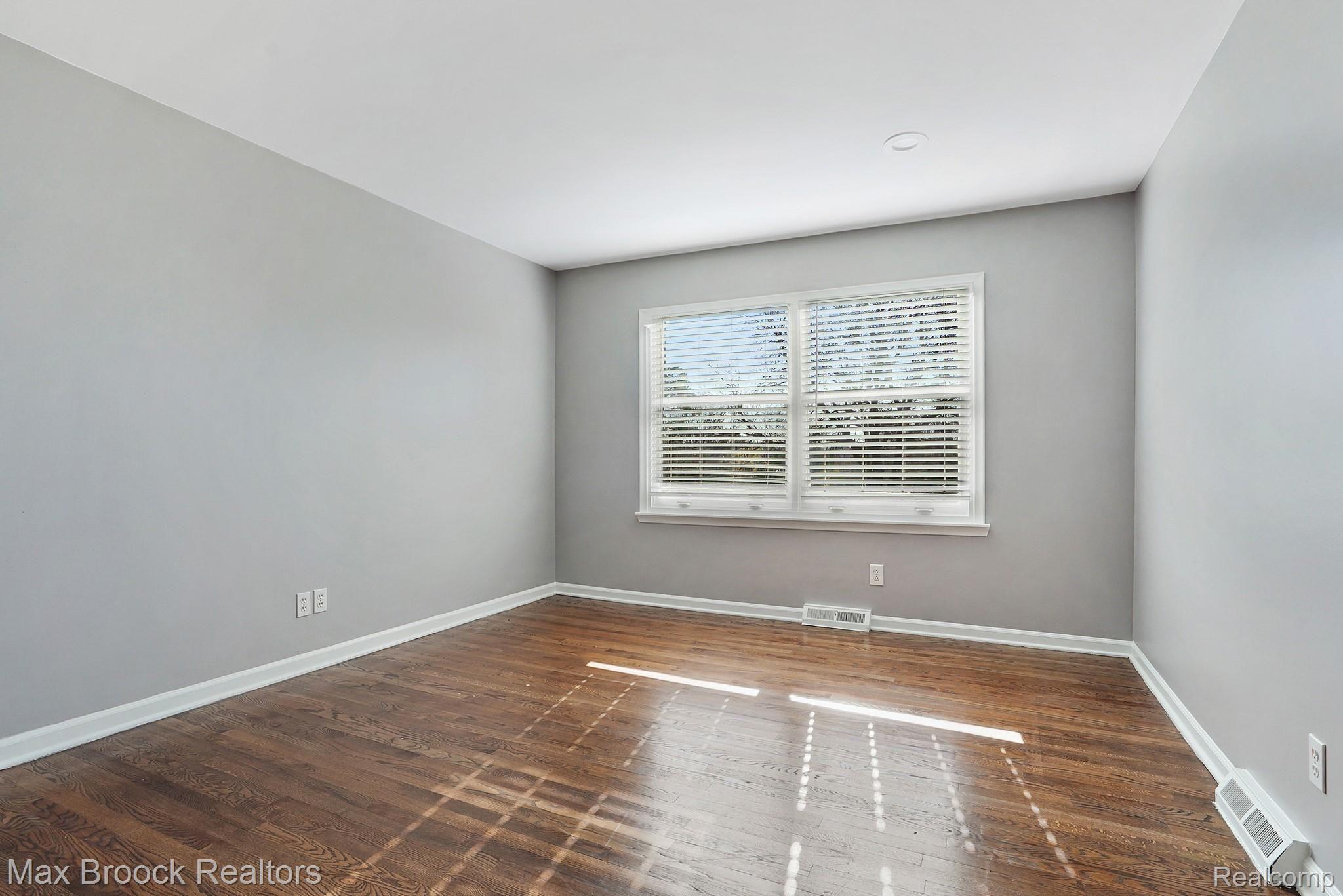 910 Rock Spring Road Bloomfield Hills, MI 48304 - Photo 16 of 43 DSC07663.jpg