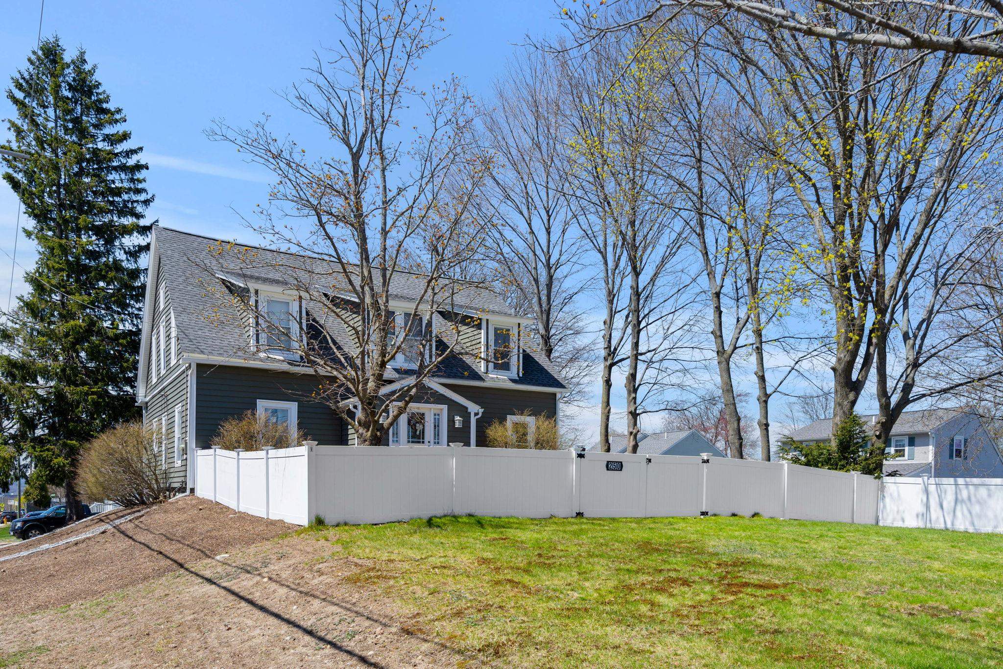 250 Tarrytown Road Manchester, NH 03103 - Photo 19 of 24