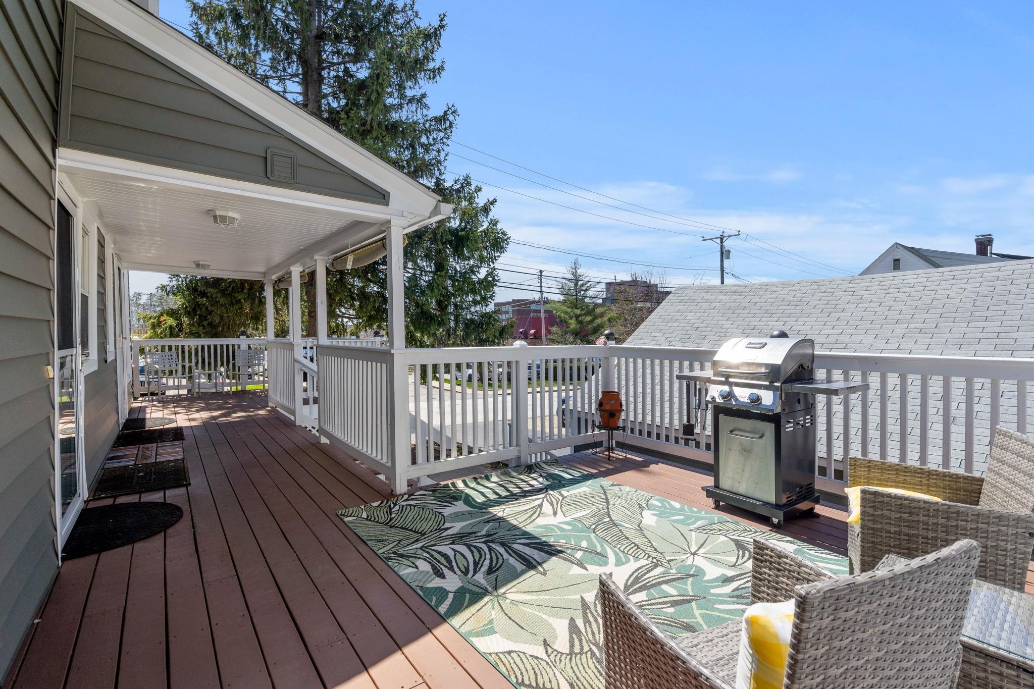 250 Tarrytown Road Manchester, NH 03103 - Photo 2 of 24