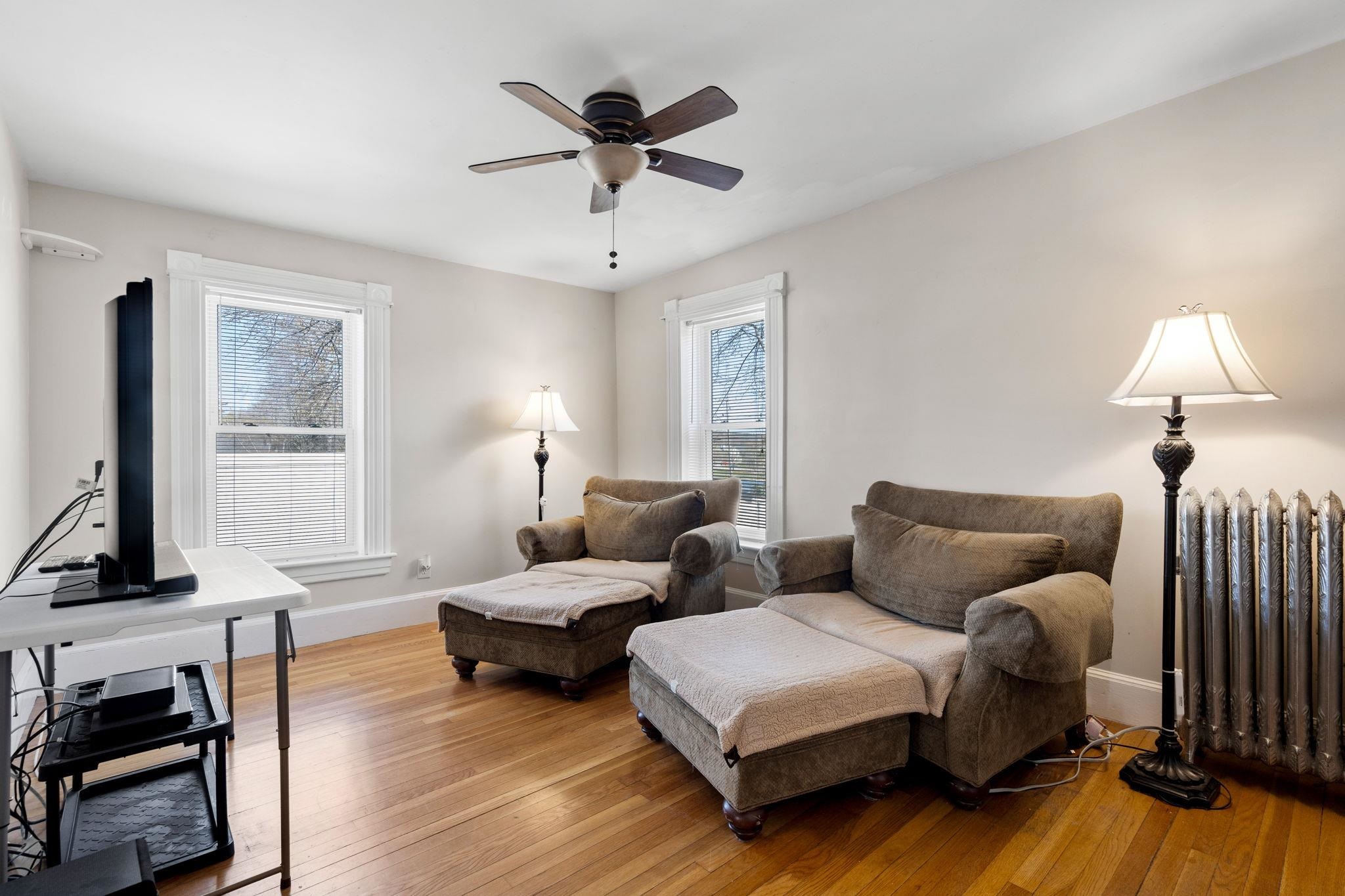 250 Tarrytown Road Manchester, NH 03103 - Photo 3 of 24